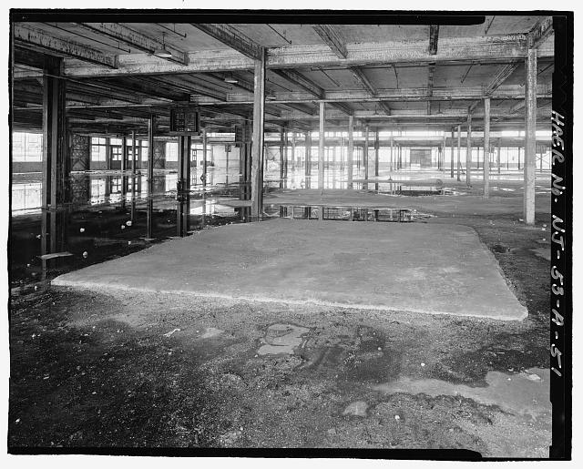 Ford Edgewater Assembly Plant FIRST FLOOR, UNIDENTIFIED CONCRETE PLATFORM, BAY 55/5 NORTH, TO SOUTH