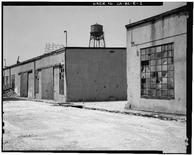 Ford Long Beach Assembly Plant EAST SIDE DETAIL OF SHEDS C AND D. VIEW TO SOUTHWEST. 